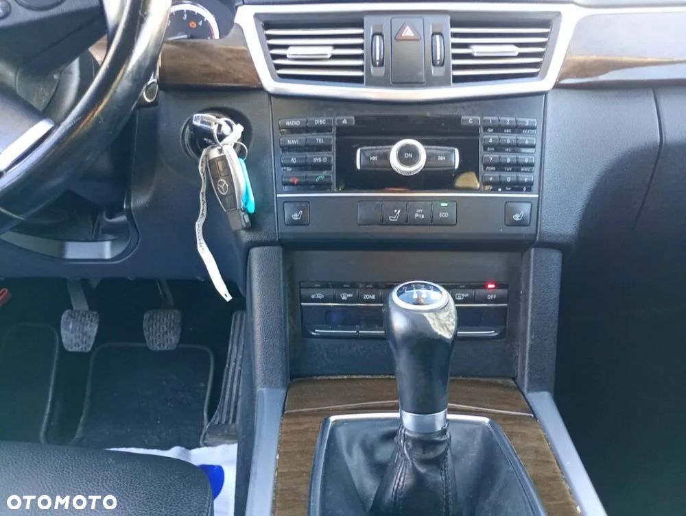 Mercedes-Benz Klasa E 200 T CDI DPF BlueEFFICIENCY - 14