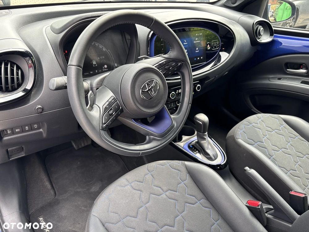 Toyota Aygo X 1.0 VVT-i Executive CVT - 11