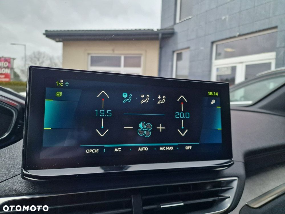 Peugeot 3008 1.6 PureTech HYbrid4 GT S&S EAT8 - 34