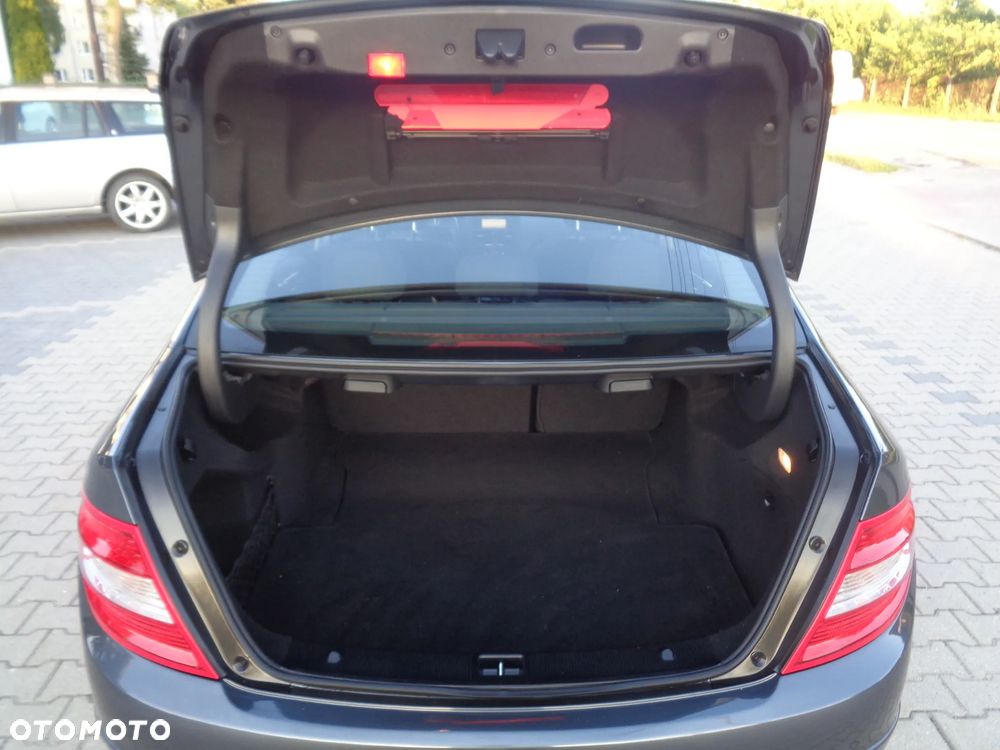 Mercedes-Benz Klasa C 180 Kompressor Automatik BlueEFFICIENCY Avantgarde - 10