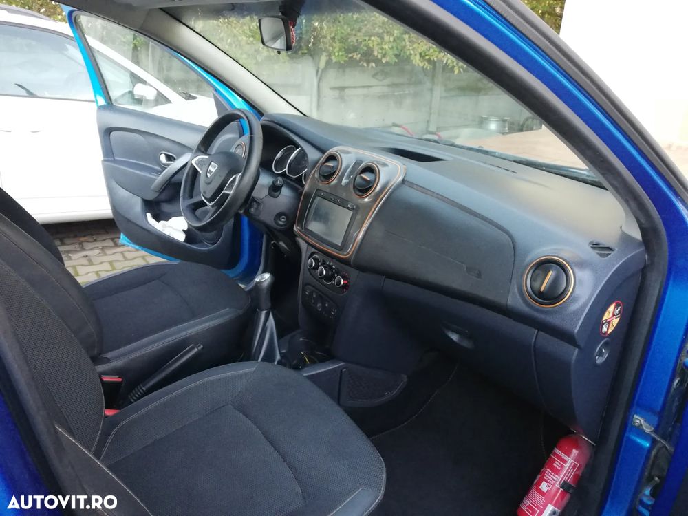 Dacia Sandero TCe 90 S&S Celebration - 8