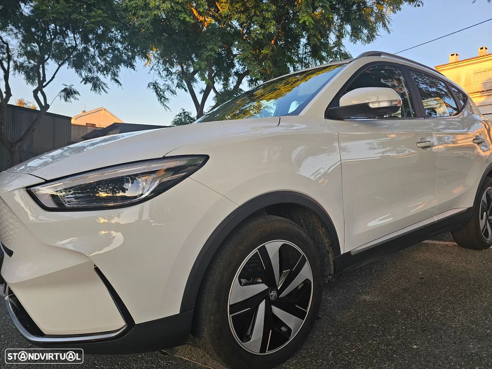 MG ZS EV 72.6 kWh Luxury OBC 11 kW - 4