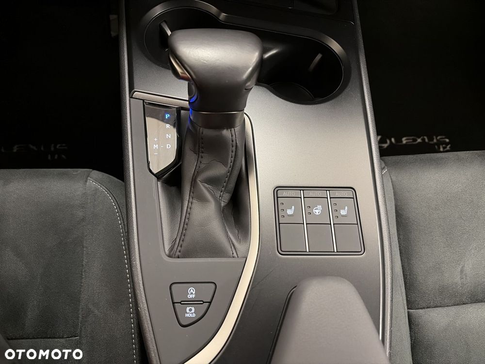 Lexus UX - 19