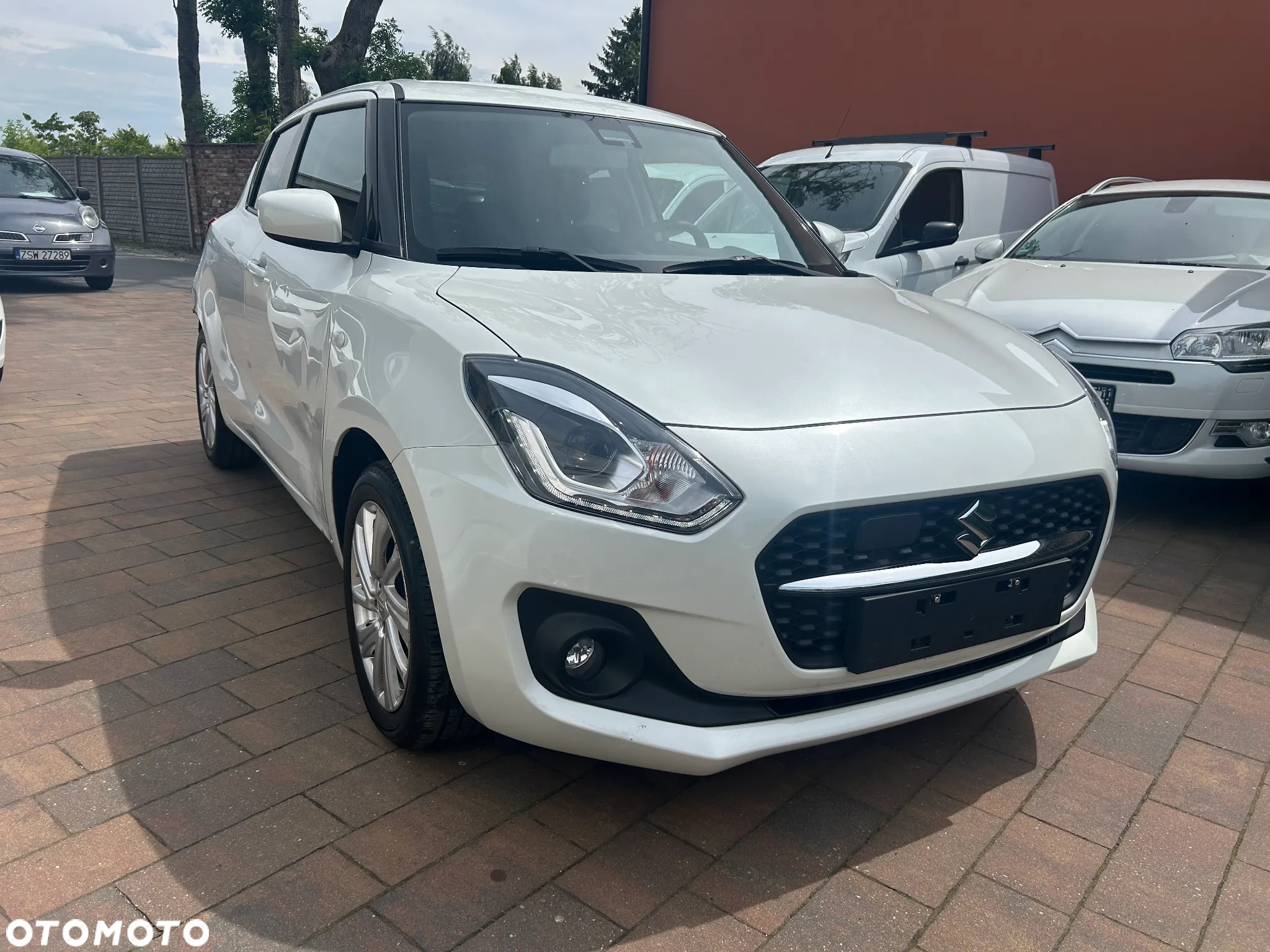 Suzuki Swift 1.2 Dualjet SHVS Premium CVT - 5