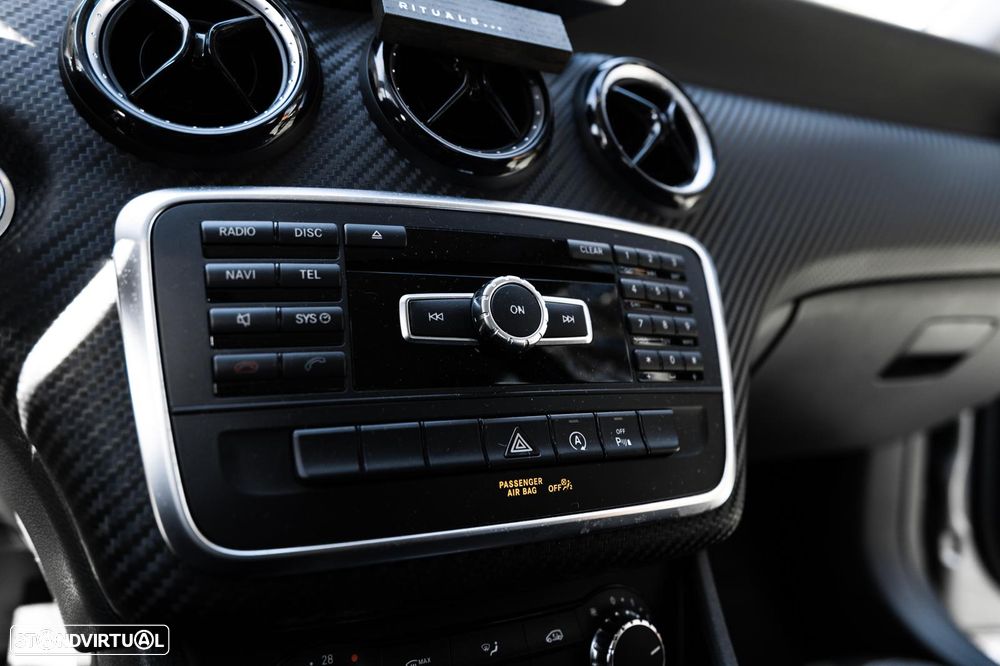 Mercedes-Benz GLA 180 CDI Urban - 24