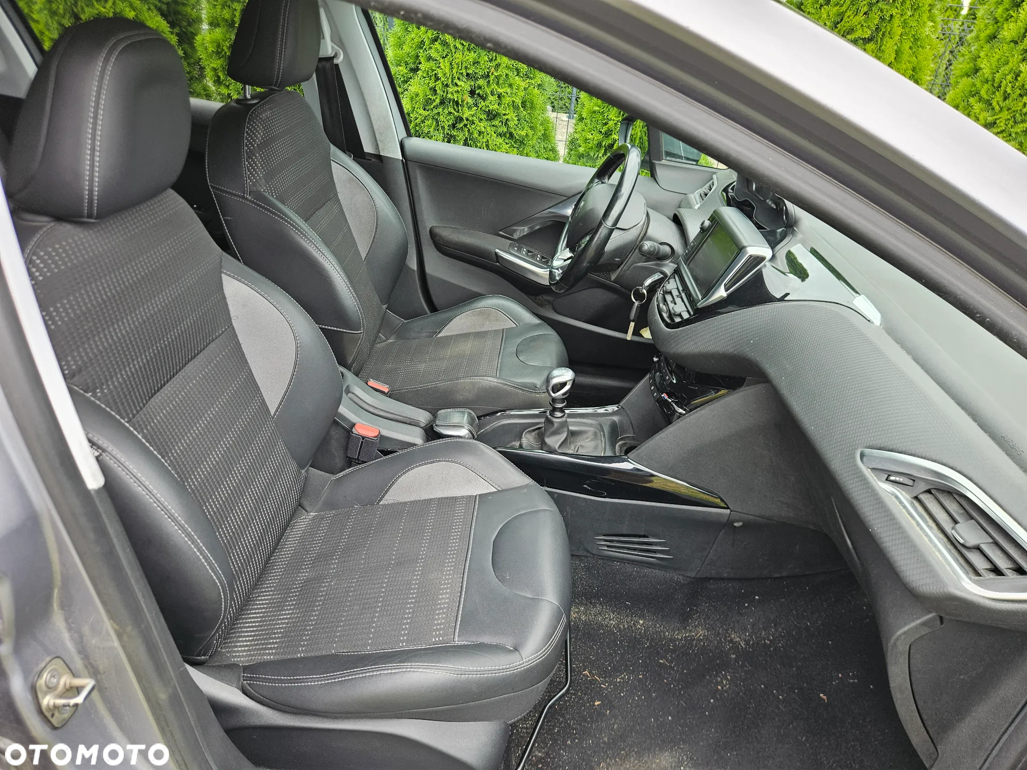 Peugeot 2008 1.2 PureTech Allure S&S - 13