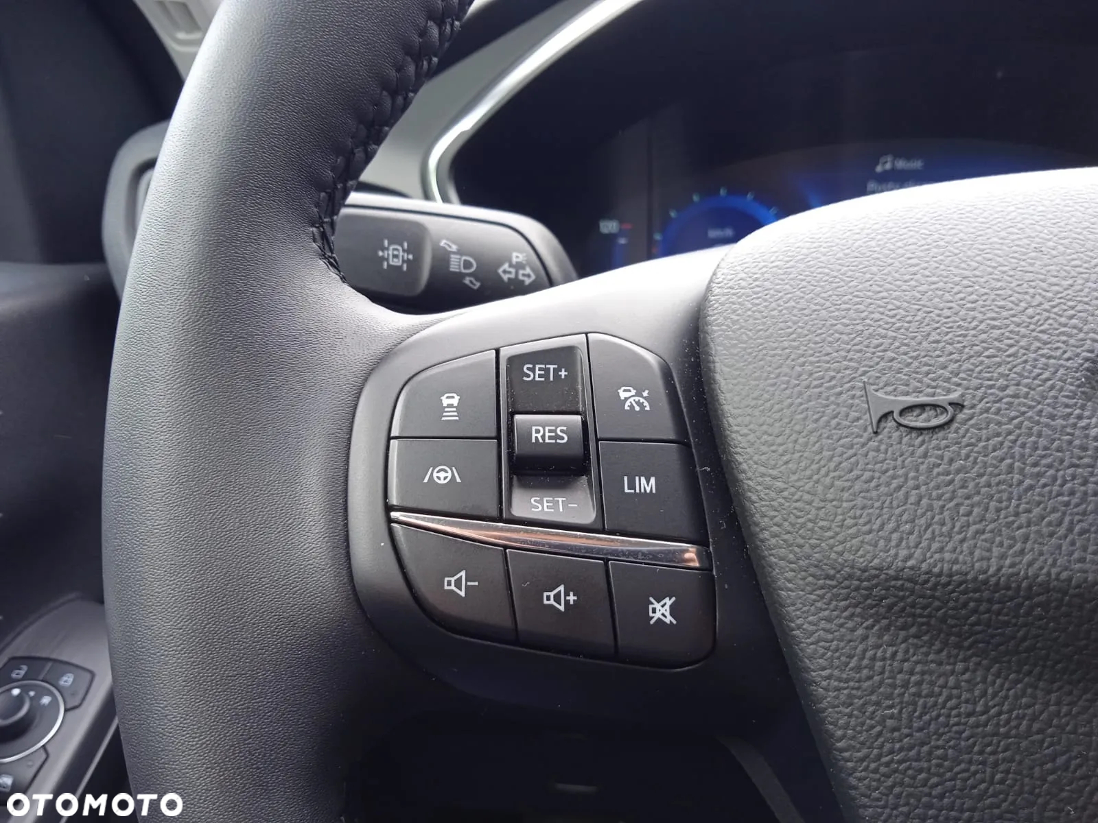 Ford Kuga 2.5 FHEV FWD Titanium - 14