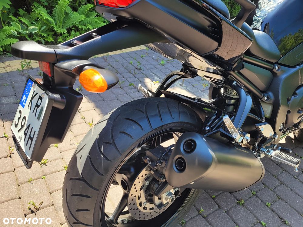 Yamaha FZ8 - 7