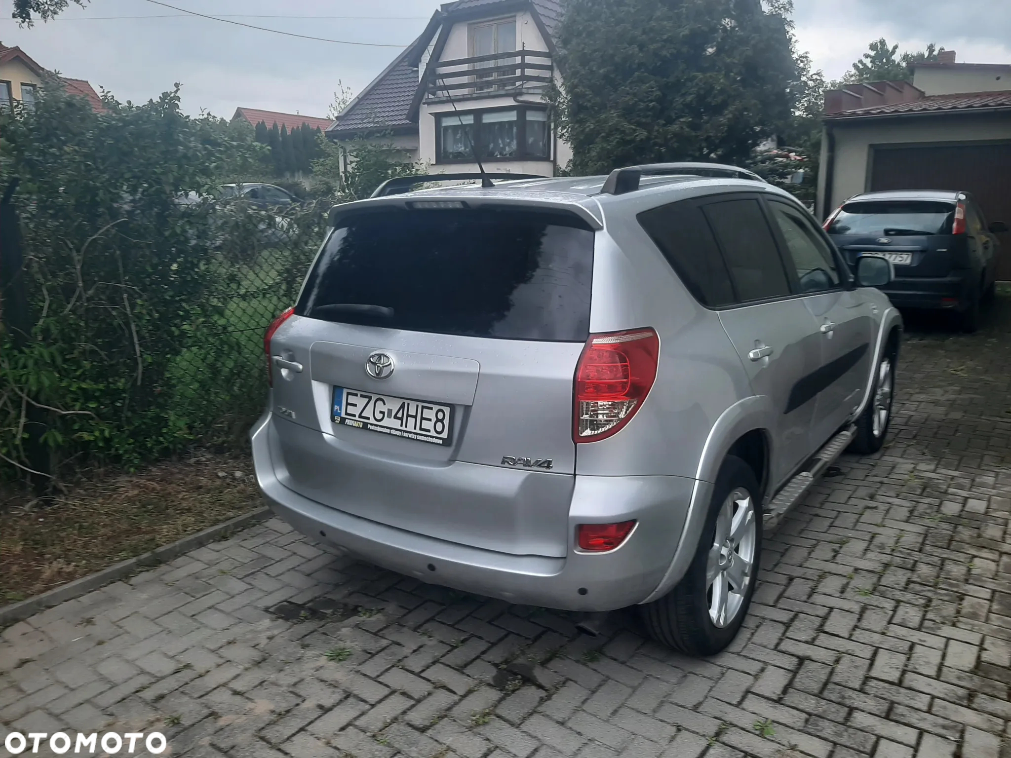 Toyota RAV4 - 2