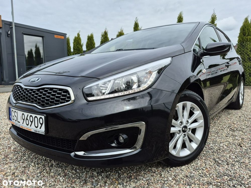 Kia Ceed - 12