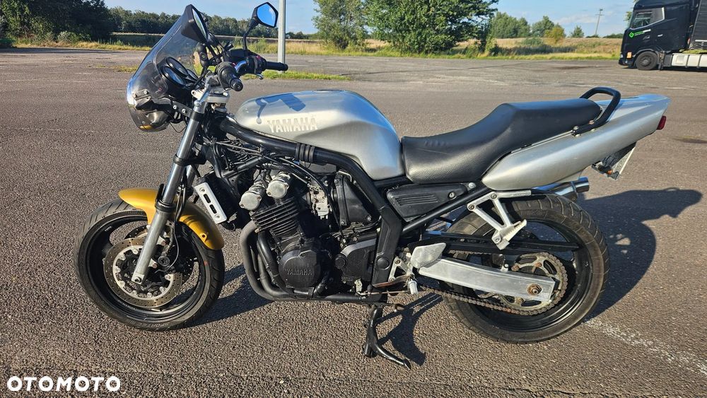 Yamaha FZS - 1
