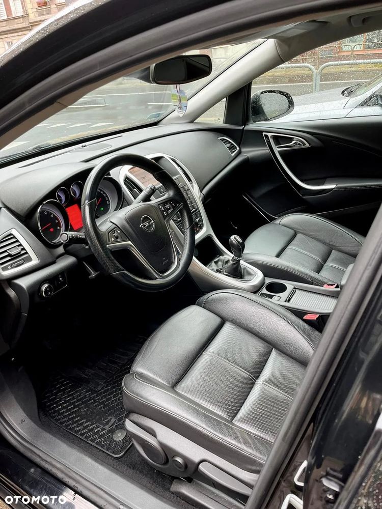 Opel Astra IV 1.6 T Cosmo - 13