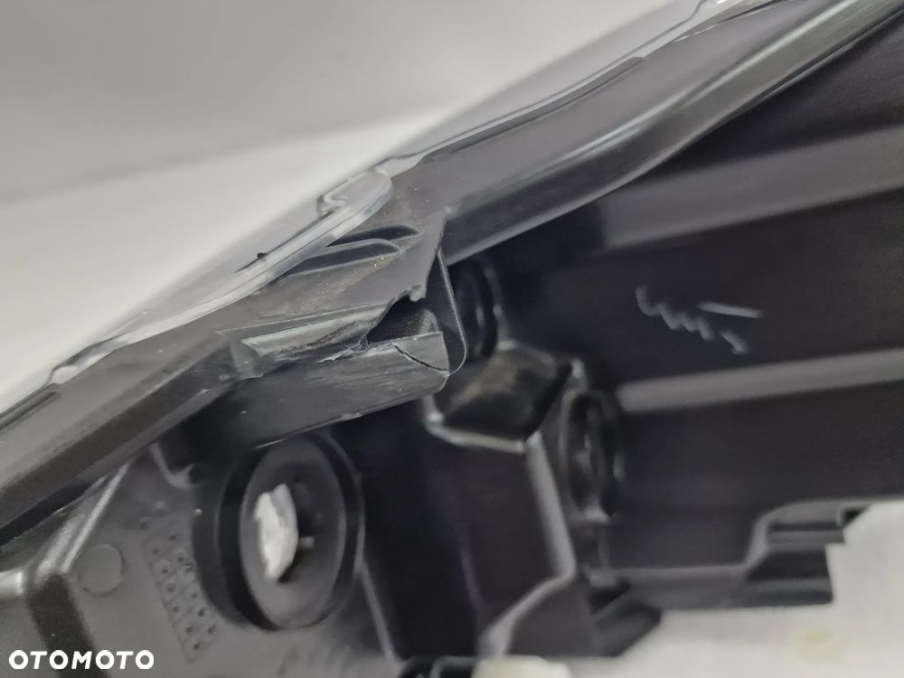 TOYOTA YARIS IV 19- LEWA / PRAWA ZWYKŁA SOCZEWKA LAMPA PRZEDNIA PRZÓD , NR KOITO K0-6 , NR AUKCJI LA47 - 12