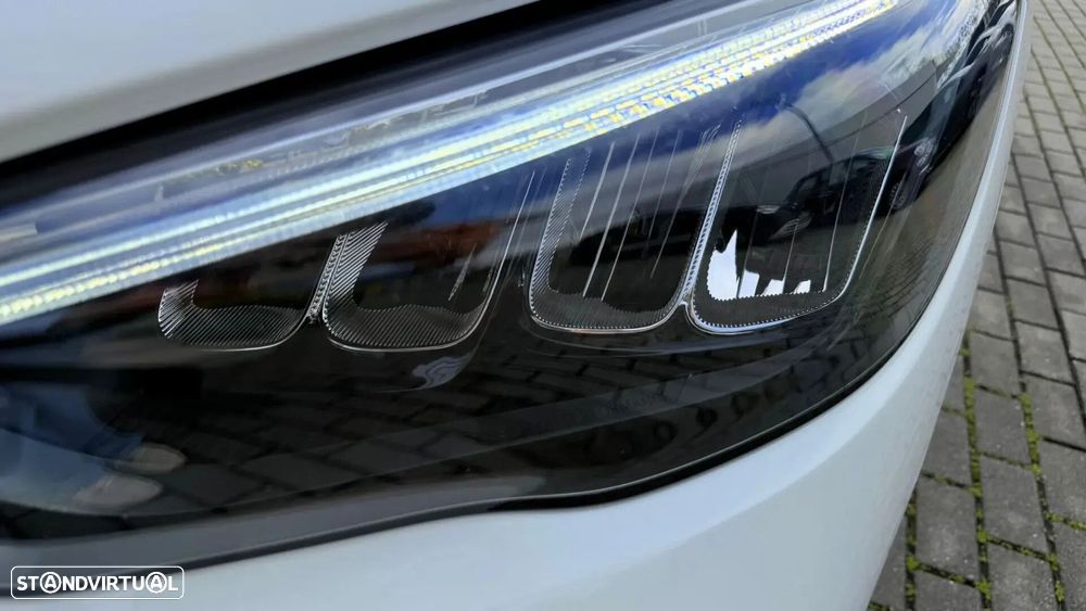 Mercedes-Benz GLA 180 d AMG Line - 11