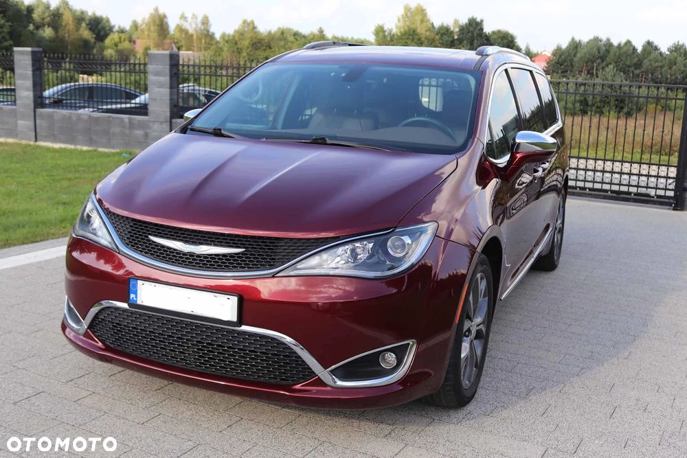 Chrysler Pacifica - 2