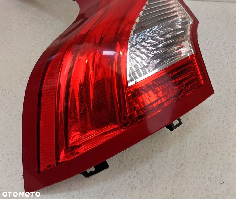 volvo xc60 1 i 08-13 lewa tylna lampa w błotnik 89075216 89504240 - 5