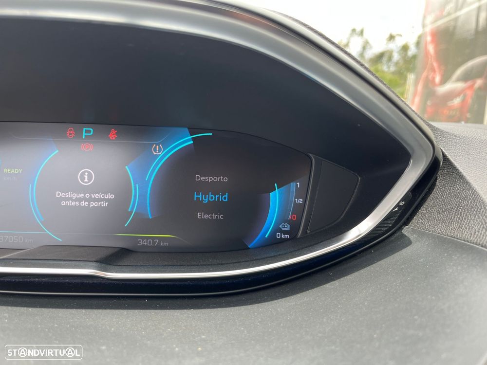 Peugeot 3008 225 e-EAT8 Allure - 25