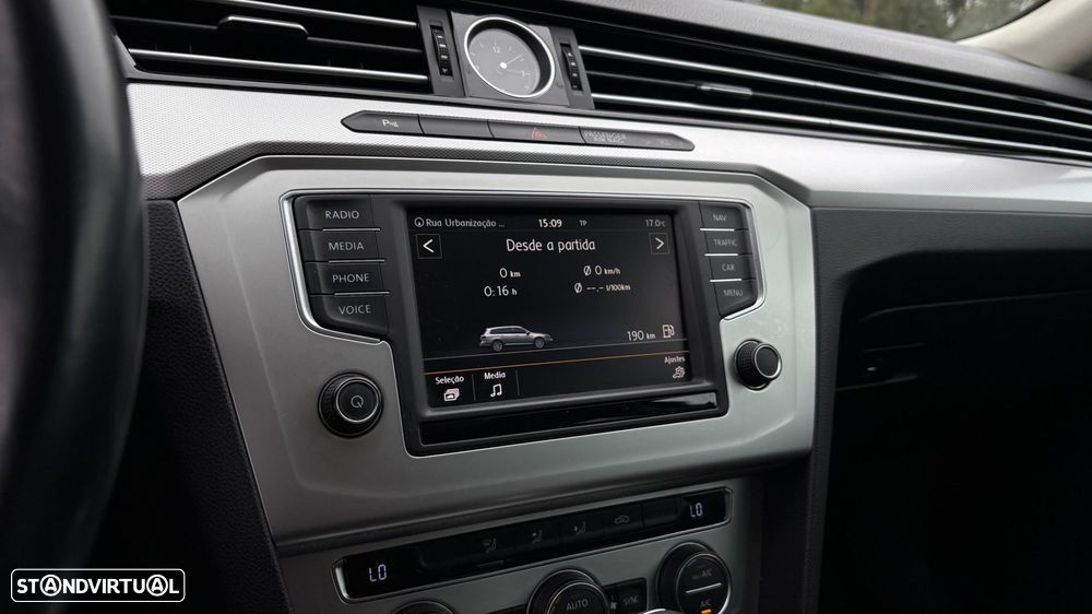 VW Passat Variant 2.0 TDi Highline DSG - 28