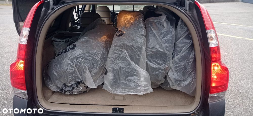 Volvo XC 70 AWD Momentum - 21