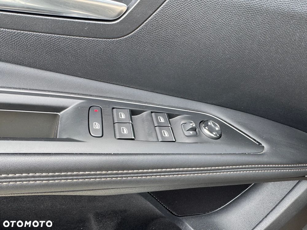 Peugeot 3008 1.6 PureTech HYbrid4 GT Line S&S EAT8 - 15