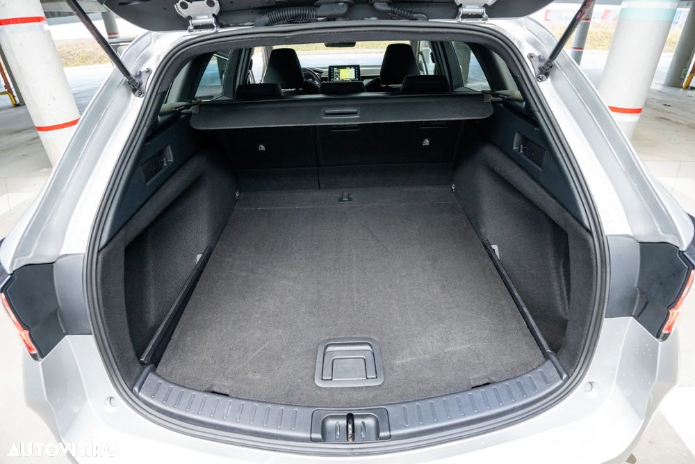 Toyota Corolla 1.8 Business Edition - 11