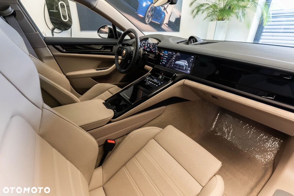 Porsche Panamera 4 - 15
