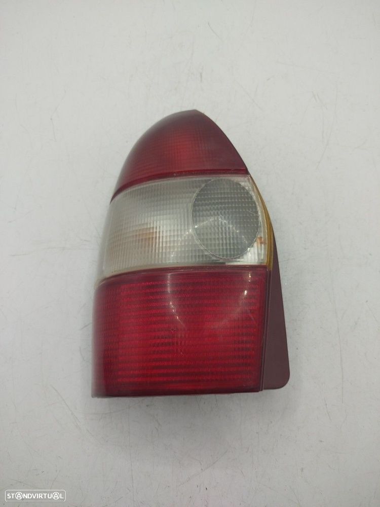 Farolim Stop Esq Fiat Palio Weekend (178_)