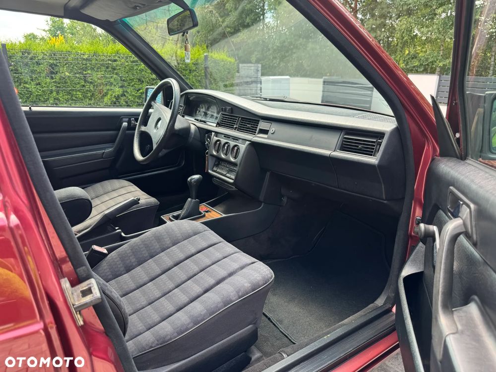 Mercedes-Benz W201 (190) - 25