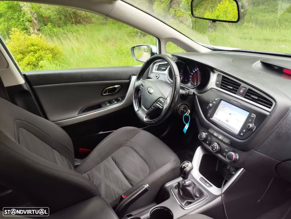 Kia Ceed SW 1.6 CRDi Nav Line - 18