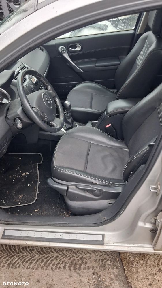 Na części Renault Megane II silnik 1.5 DCI K9K732 skrzynia maska zderzak drzwi klapa szyba fotele kanapa SKÓRY lusterko lampa kod lakieru: TED69 - 10