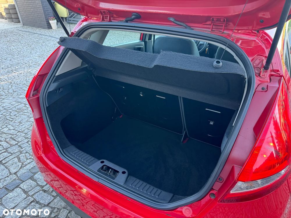 Ford Fiesta 1.25 Celebration - 36