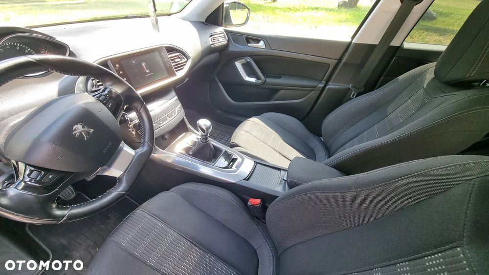 Peugeot 308 1.2 PureTech Allure S&S - 4