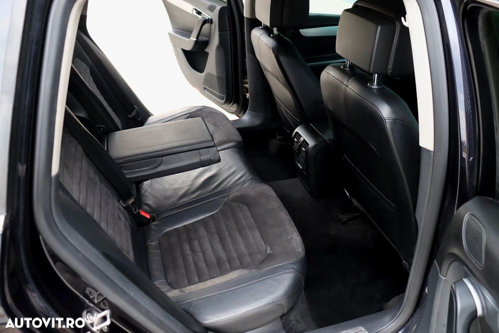 Volkswagen Passat 2.0 TDI Blue TDI DSG Highline - 19