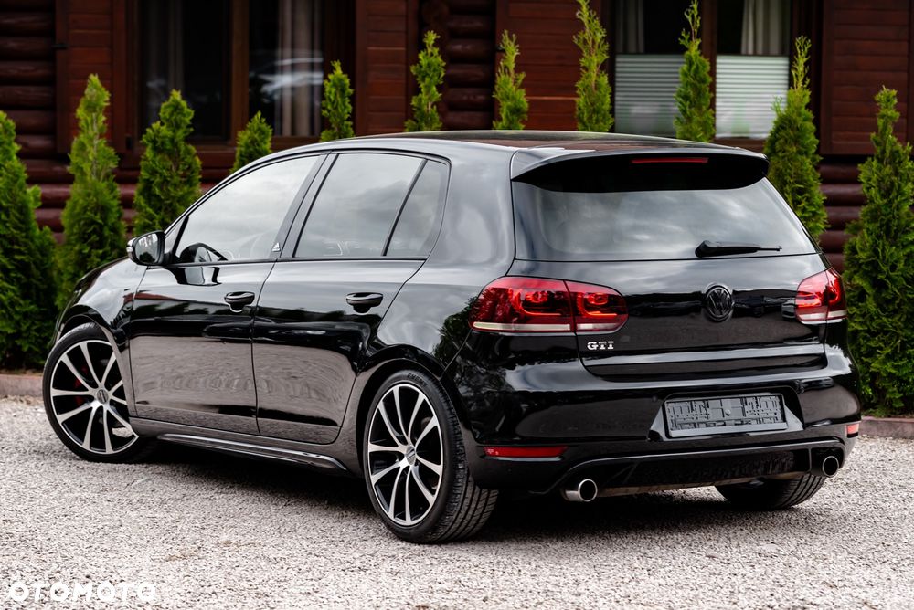 Volkswagen Golf 2.0 GTI adidas - 13