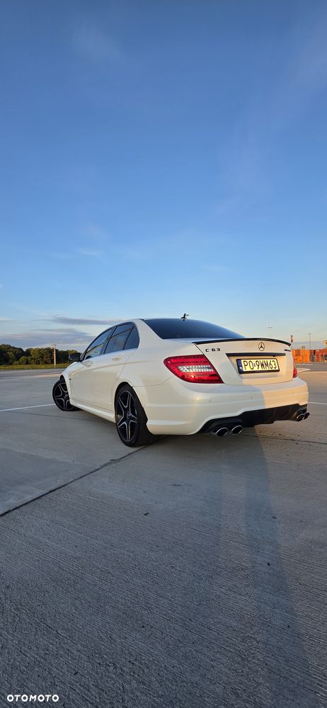 Mercedes-Benz Klasa C 63 AMG - 13