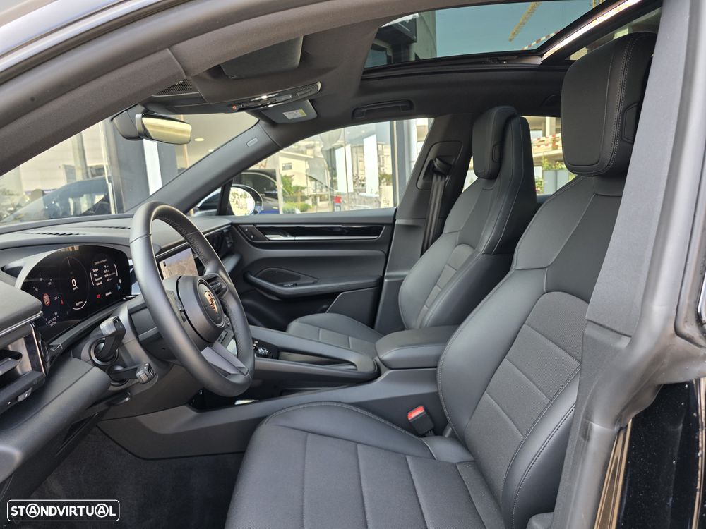 Porsche Macan Electric - 21