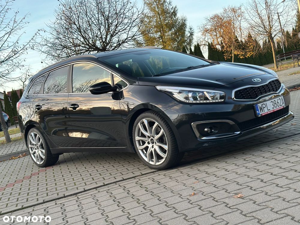 Kia Ceed 1.6 GDI SW UEFA EURO 2016 - 34