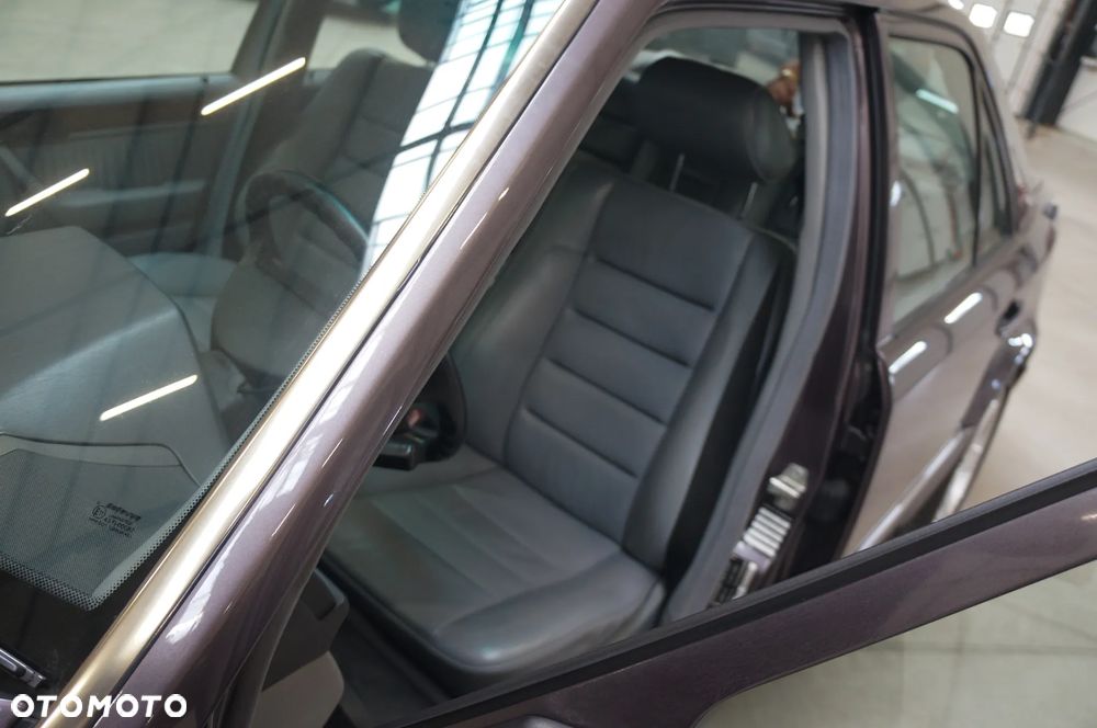 Mercedes-Benz W124 (1984-1993) - 35