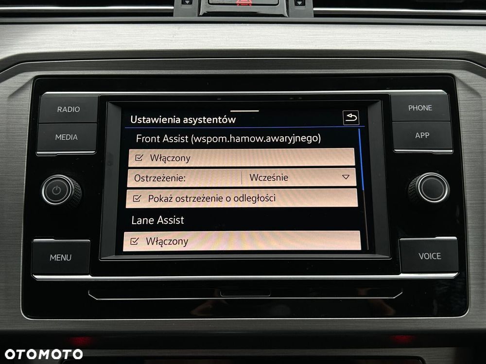 Volkswagen Passat - 28