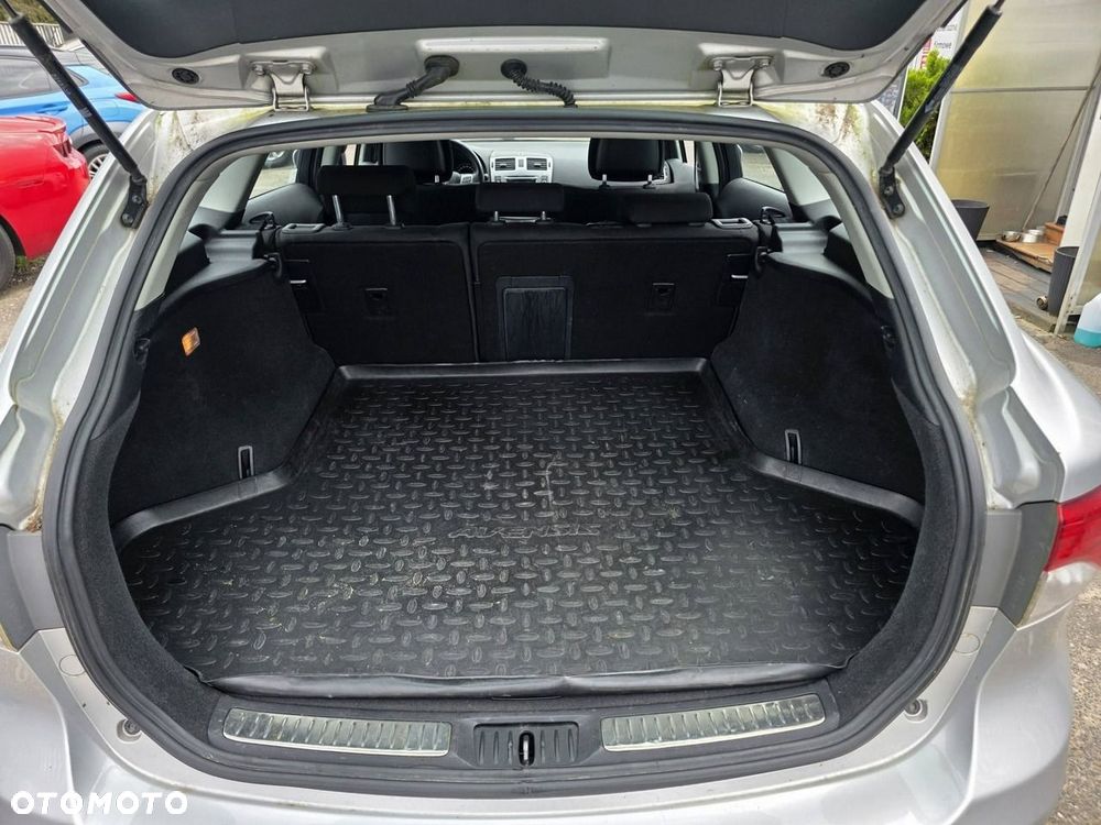 Toyota Avensis 2.0 Premium EU5 - 26