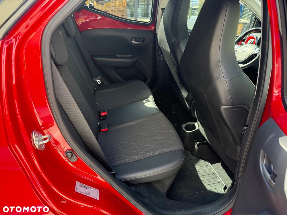 Toyota Aygo x.shift x-play connect - 14