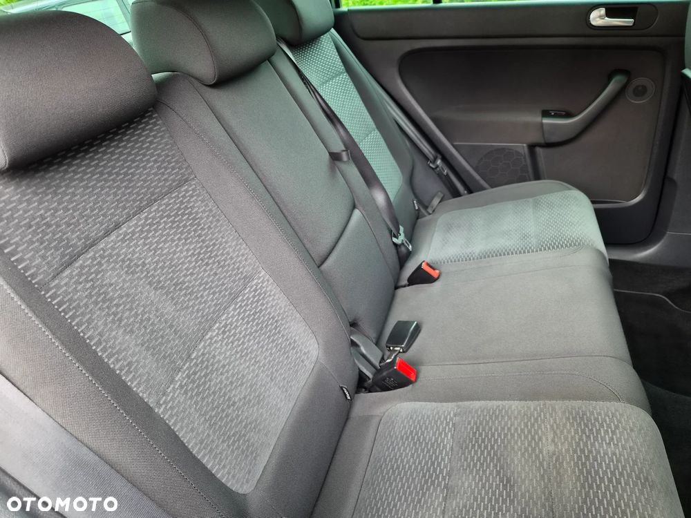 Volkswagen Golf Plus 1.6 DSG Team - 29