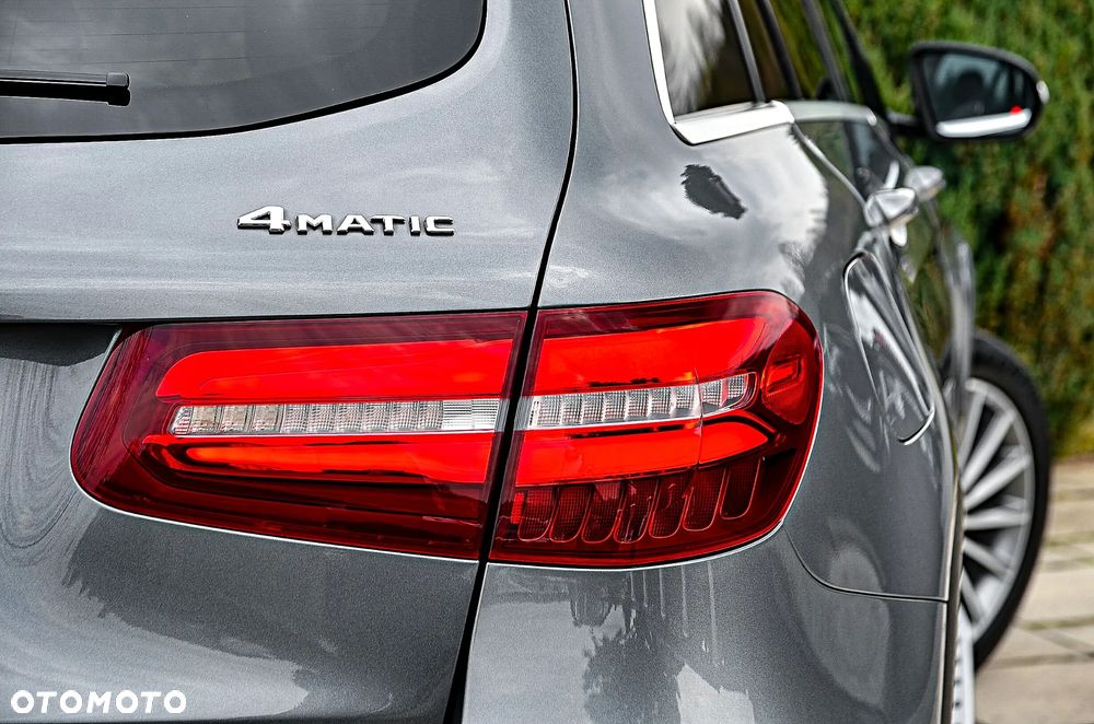 Mercedes-Benz GLC 250 4Matic 9G-TRONIC AMG Line - 19