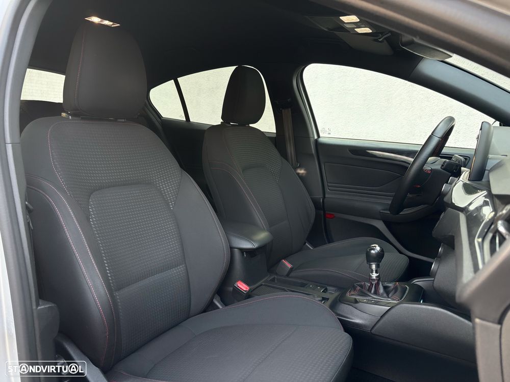 Ford Focus 1.0 EcoBoost MHEV ST-Line - 6