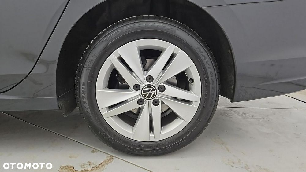 Volkswagen Golf - 26