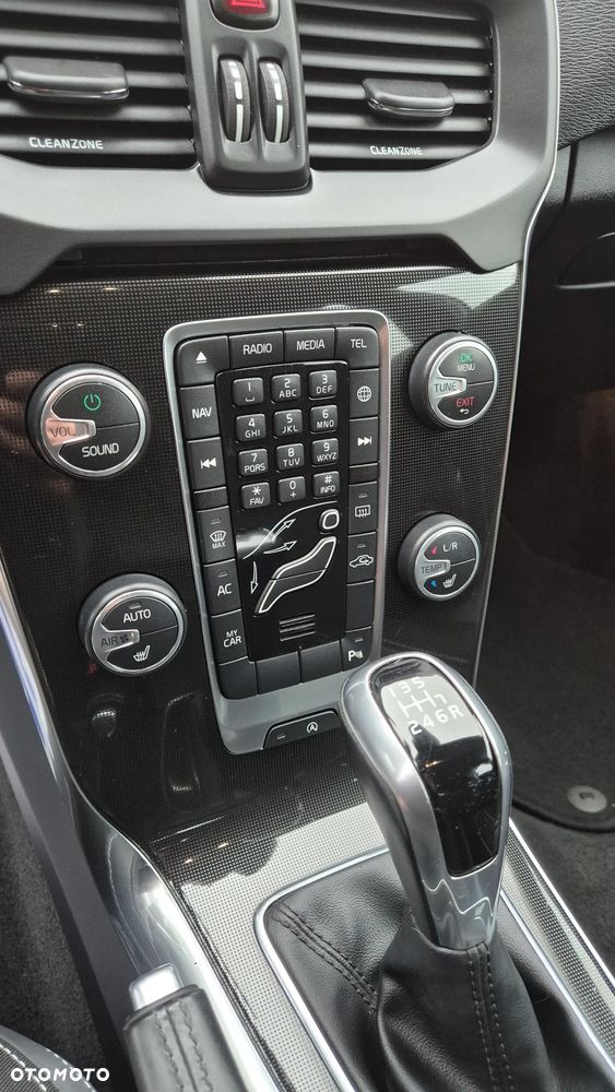 Volvo V40 D2 Momentum - 10