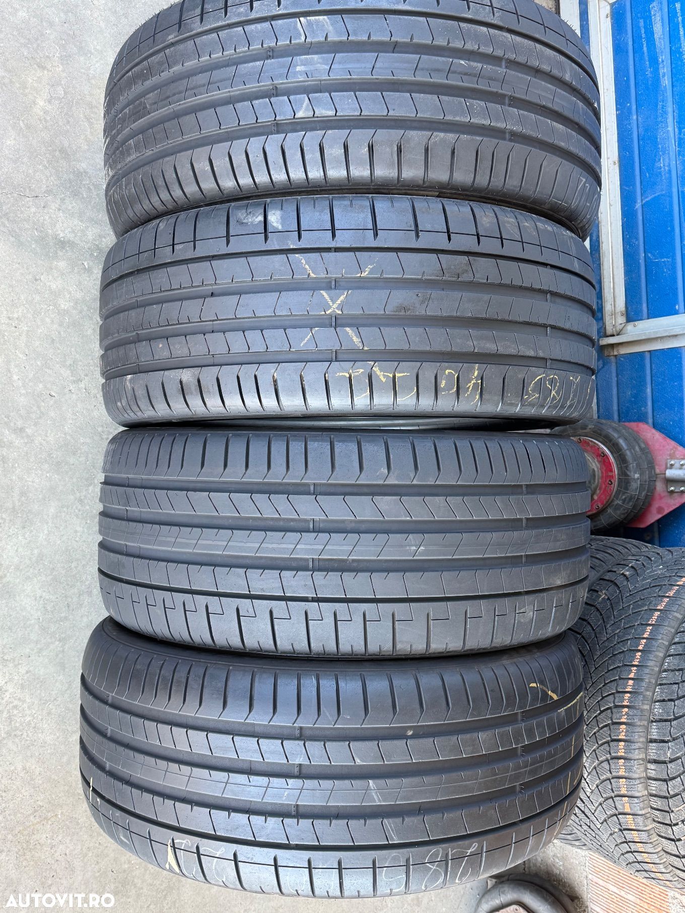 Vând 4 anvelope 285/40/22 Pirelli de vară ca noi - 1