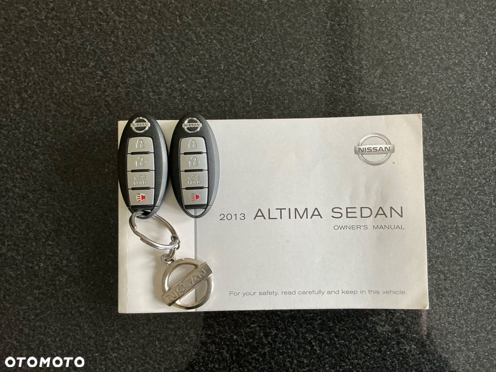 Nissan Altima - 30