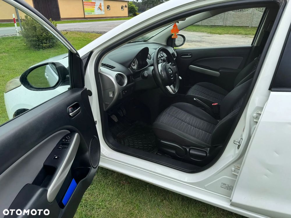 Mazda 2 - 17