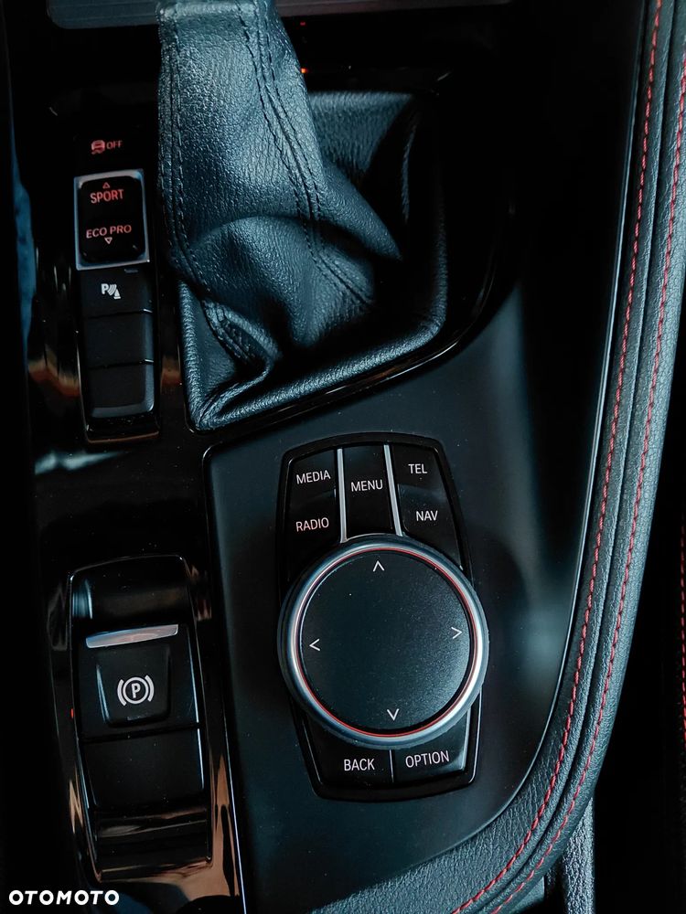 BMW X1 sDrive18i Sport Line - 33